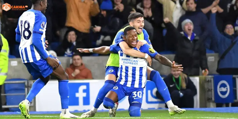 Tottenham Hotspur Stadium rực rỡ ánh đèn trước trận Tottenham Hotspur vs Brighton & Hove Albion Premier League